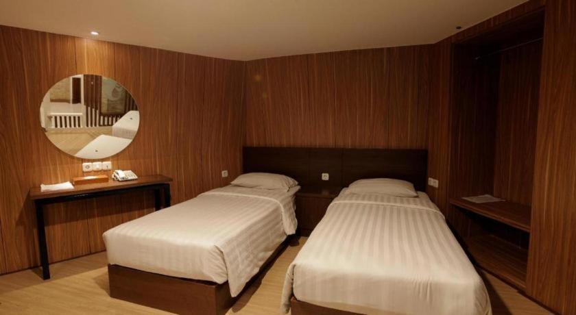 Hotel Putri Duyung Ancol 3*